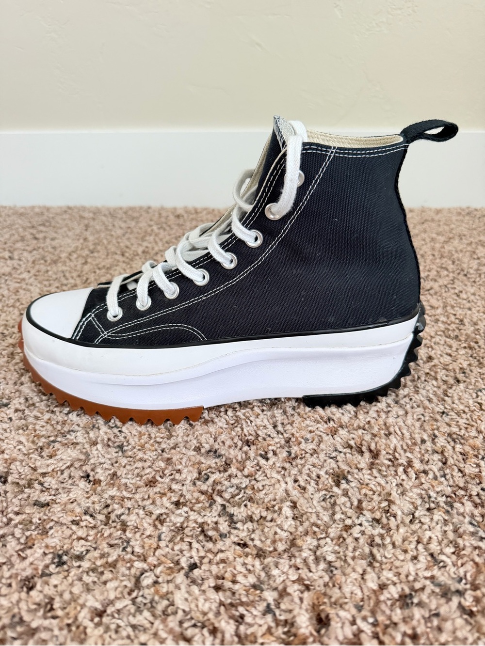 Converse Unisex Run Star Hike Platform Canvas High Top Shoes, size 9 M/10.5 W